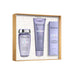 Kérastase Blond Absolu Fondant Holidays Coffret on ylellinen lahjapakkaus, joka sisältää kolme hiustenhoidon huipputuotetta vaalennetuille, raidoitetuille ja harmaille hiuksille.